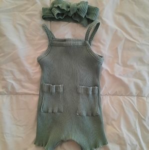 Baby girl romper with bow